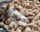 A picture of step 6 of Mediterranean Style Bite-size Pan-fried Chicken.