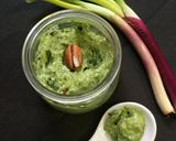 Foto del paso 3 de la receta: Salsa vegana tipo pesto de cebolla de verdeo