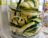 Foto del paso 1 de la receta Tallarines de Calabacín con Gambones al ajillo