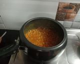 A picture of step 2 of Ragda Vadapav.