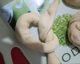 A picture of step 3 of Doughnut knots.