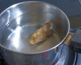 A picture of step 2 of Gondhoraj Lemon ginger honey Tea.