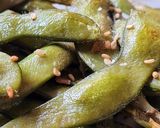 Foto del paso 8 de la receta: Edamame 枝豆 o vaina de soja fresca 🇯🇵🫛 "otoshi" o aperitivo en "izakaya" o taberna, cervecería 🍻Japón
