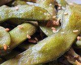Foto del paso 8 de la receta: Edamame 枝豆 o vaina de soja fresca 🇯🇵🫛 "otoshi" o aperitivo en "izakaya" o taberna, cervecería 🍻Japón