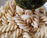 Foto del paso 3 de la receta: Pasta express con espinacas 💚