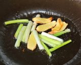 A picture of step 2 of Japanese braised pork belly.