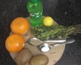 ઓરેન્જ કિવી મોકટેલ (Orange Kiwi Mocktail Recipe In Gujarati) રેસીપી સ્ટેપ1ફોટો