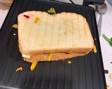 વેજ ચીઝ ગ્રીલ સેન્ડવીચ (Veg Cheese Grill Sandwich Recipe In Gujarati) રેસીપી સ્ટેપ3ફોટો