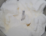 Foto del paso 3 de la receta: Merengue Italiano con claras envasadas compradas en el supermercado