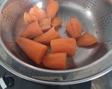 Foto langkah ke 1 dari resep *Kolak cendil ubi*.