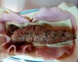 Szűzpecsenye leveles tésztában, sonkával, sajttal göngyölve recept fázis 1 fotója