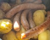 Une image de l'étape 2 de Cocotte campagnarde de pommes de terre et chipolatas 😁.