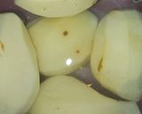 Foto del paso 4 de la receta: Ensalada tibia de calamar, langostinos, patatas y con emulsión de vinagreta de limón