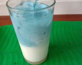 Foto langkah ke 2 dari resep Blue Sky Butterfly Pea Milk.