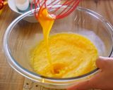 A picture of step 4 of Easy! Creme Caramel / Giant Flan used a loaf pan.