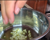 Foto del paso 1 de la receta: Bacalao con guisantes