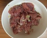 Hình bước làm 1 của món Thịt bò xào sắn, cà rốt