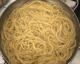 Foto del paso 1 de la receta: Espagueti con salsa de pimiento