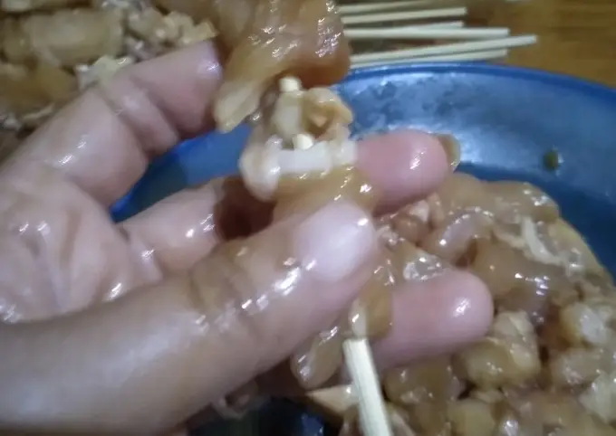 Langkah-langkah untuk membuat Cara membuat Sate ayam rumahan
