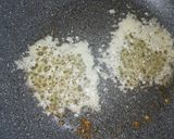 Foto del passaggio 7 della ricetta Uovo bazzotto (fritto e non) su purè di patate viola e tartufo