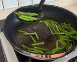 Foto del paso 3 de la receta: Sepia con espárragos verdes