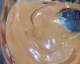 Foto del paso 6 de la receta: Mini budines de bananas con chips de chocolate y corazón de dulce de leche (opción 1)