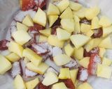 Foto del paso 3 de la receta: 🥮TORTA🥮 DE AVENA ARROLLADA CON 🍎MANZANAS🍎 Y 🥭MEMBRILLO🥭