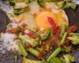 Foto langkah ke 2 dari resep Nasi goreng sayuran.
