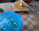 Foto del paso 5 de la receta: Aguachile de camarón con chiles secos, mango y pepino