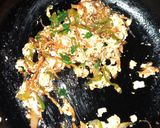 A picture of step 5 of Water chestnut and buckwheat flour Spring Roll.