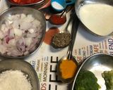 A picture of step 1 of Hara Choliya (green peas) Curry.