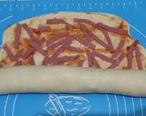 Foto langkah ke 3 dari resep Pizza Rolls.