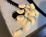 Une image de l'étape 3 de Pommes grenailles rôties en cocotte à l'ail, oignon de roscoff et herbes de Provence.