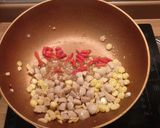 รูปขั้นตอนการทำที่ 4 ของ สปาเก็ตตี้กะเพราลูกชิ้นไก่ คลีน