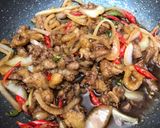 Foto langkah ke 3 dari resep Tumis Tetelan Bombay.