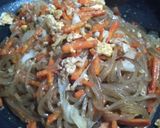 Foto langkah ke 6 dari resep Bihun Goreng Sayur.