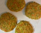 A picture of step 4 of Zucchini and Carrot Burgers.