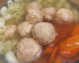 Foto langkah ke 7 dari resep Sup Bakso Salmon.