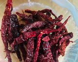 Gambar langkah 1 resipi Sambal Tumis Udang Kering.