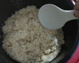 Foto langkah ke 8 dari resep Nasi Tim Rice Cooker dengan Kuah Kaldu Ayam.