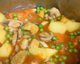 Foto del paso 6 de la receta: Estofado de cerdo con calabaza, patatas y guisantes