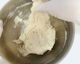 A picture of step 6 of 3-Minute Hand-Kneaded Honey Milk Pull-Apart Bread.