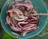 Foto del paso 2 de la receta: Yuca con chicharrón!!!