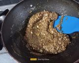 A picture of step 5 of Chocolate Peanut Chikki.