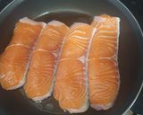 Foto del paso 3 de la receta: Salmón en salsa dulce de espárragos trigueros