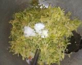 Foto langkah ke 4 dari resep Tumis Bunga Pepaya & Teri Nasi.