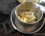 Foto del paso 3 de la receta: Crujiente de tres chocolates