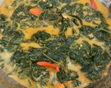 Foto langkah ke 5 dari resep Daun singkong santan.
