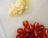 Foto langkah ke 1 dari resep Tomato Garlic & Shrimp Pasta.