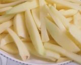 A picture of step 1 of French fries🍟.